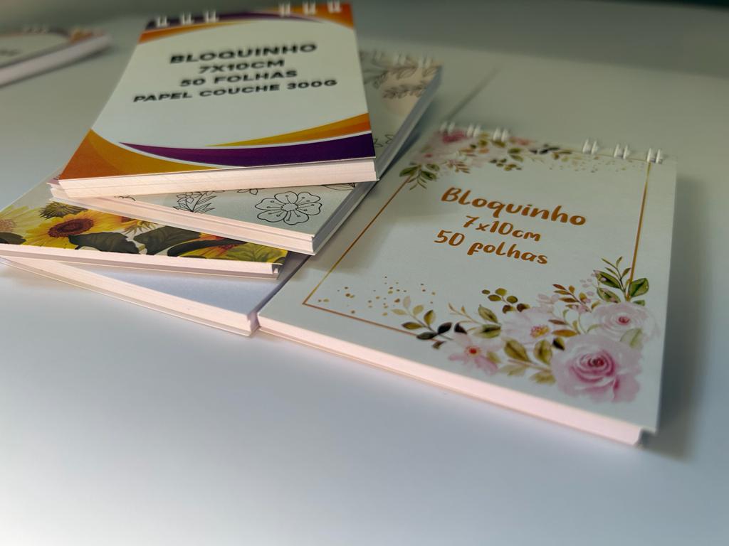 Bloquinhos personalizados em pilha